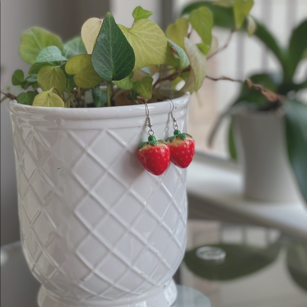 🍓 Strawberry Earrings